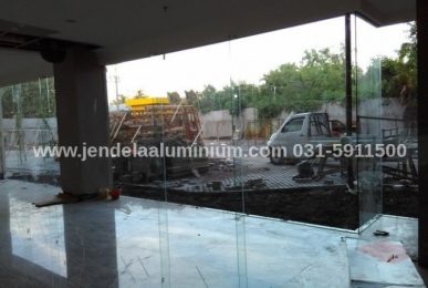 partisi kaca ruko sidoarjo