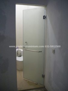 pasang pintu kamar mandi kaca sandblast surabaya