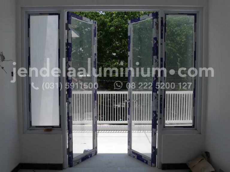 Pintu aluminium dan jendela casement Alexindo rumah Wisma Permai Surabaya