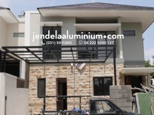 Rumah Modern Aluminium dan Kaca Puri Asri Surabaya